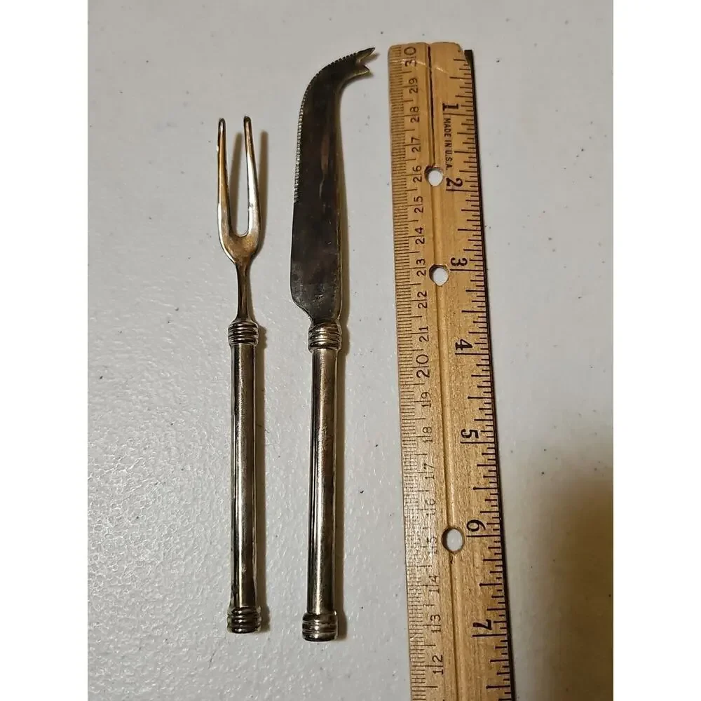 Vintage Pair Of Cheese Knives Utensils Kitchen Flatware